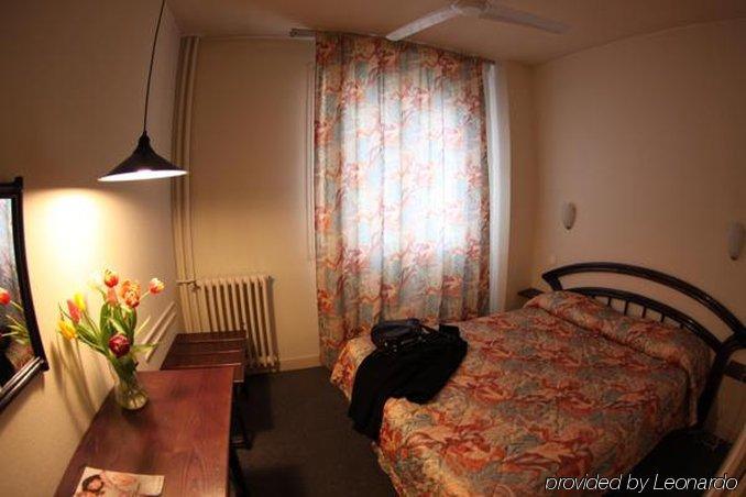 Garden Hotel تولوز الغرفة الصورة
